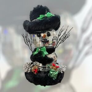 Sparkling Snowman with Green Accent